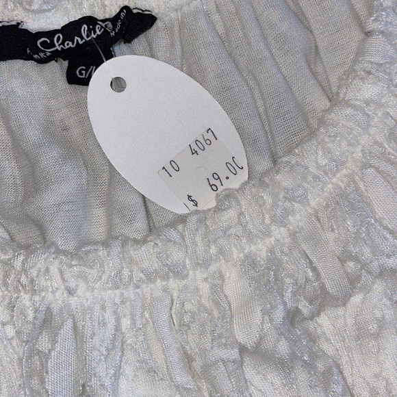 NWT.  Charlie B. Women’s Flaire Blouse.  Size Large. - Picture 8 of 9